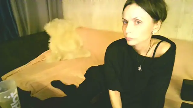 Snapshot of Elizabe_th chatting on 10/18/25, 08:42 Elizabe th online show from 10/18/25, 08:42