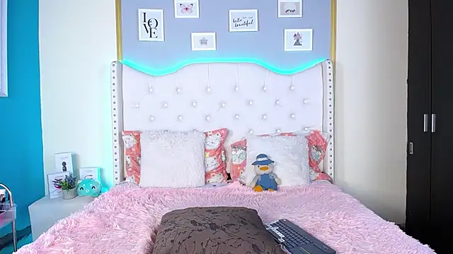 Snapshot of dante_ferraraa chatting on 12/18/24, 04:20 dante ferraraa online show from 12/18/24, 04:20