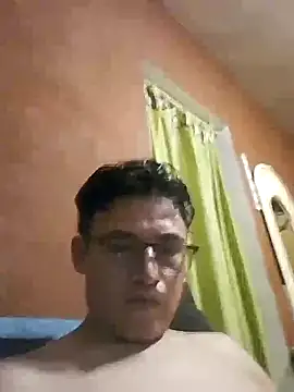 Snapshot of Vickktor chatting on 10/26/25, 11:42 Vickktor online show from 10/26/25, 11:42