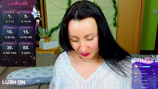 Snapshot of Roxyy_Star chatting on 01/06/25, 12:24 Roxyy Star online show from 01/06/25, 12:24