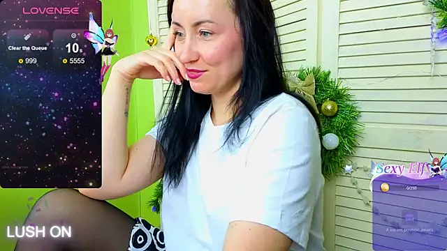 Snapshot of Roxyy_Star chatting on 01/17/25, 07:41 Roxyy Star online show from 01/17/25, 07:41