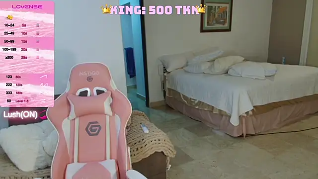 Snapshot of Angel-Ava chatting on 12/12/24, 06:47 Angel-Ava online show from 12/12/24, 06:47