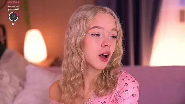  AlinaBailey online show from 10/14/25, 10:49