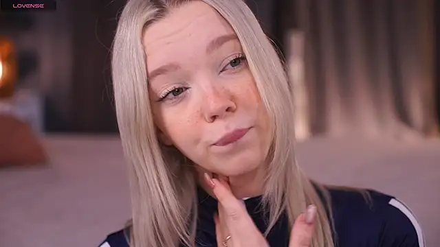  AlinaBailey online show from 12/23/25, 08:01