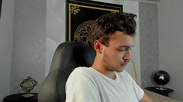 Desmon Clark online show from 01/30/25, 01:22