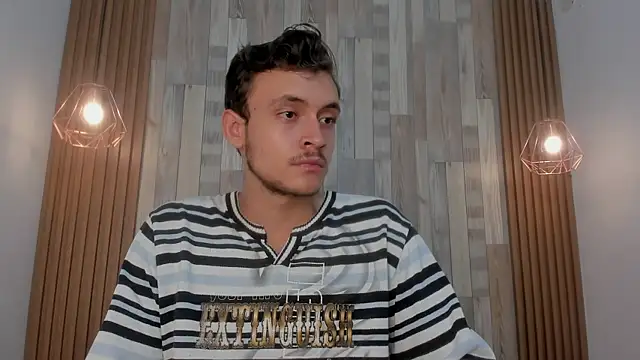 Desmon Clark online show from 02/01/25, 04:56