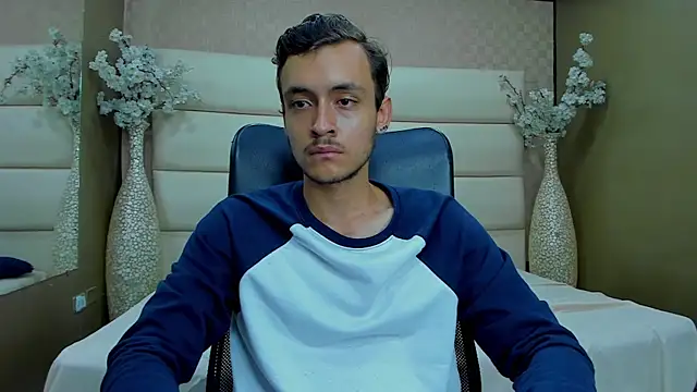 Desmon Clark online show from 02/02/25, 06:04