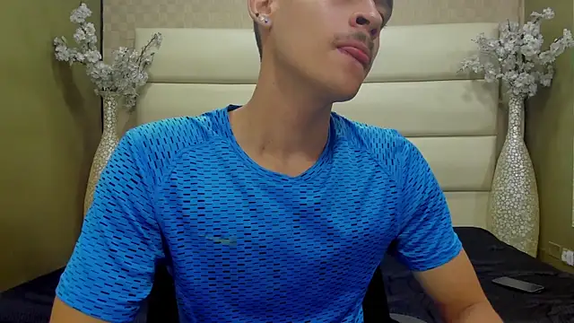 Desmon Clark online show from 03/11/25, 01:05