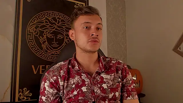 Desmon Clark online show from 10/10/25, 10:42