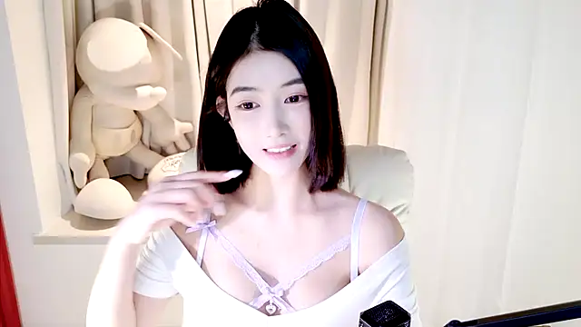 Snapshot of initial-lucky chatting on 12/16/24, 01:22 initial-lucky online show from 12/16/24, 01:22