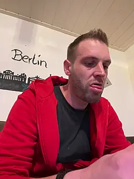 Snapshot of privat-official chatting on 12/30/24, 08:15 privat-official online show from 12/30/24, 08:15