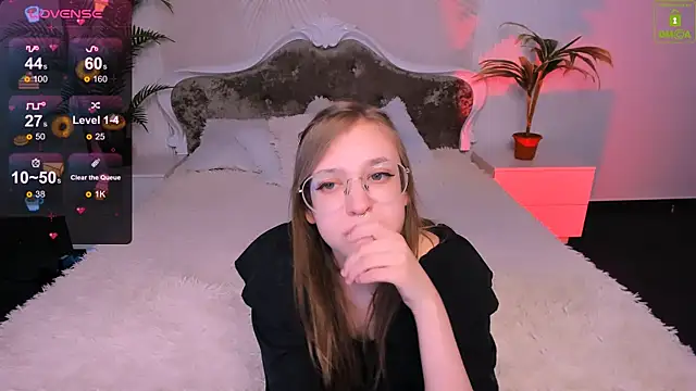 LayriantaVee online show from 01/15/25, 01:09