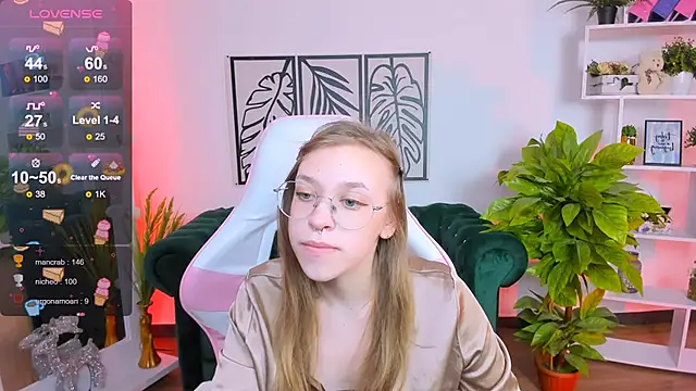 LayriantaVee online show from 01/19/25, 01:12