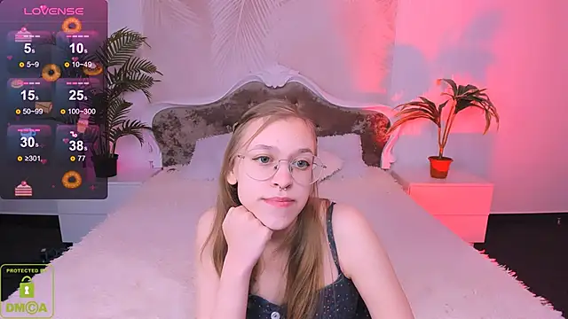 LayriantaVee online show from 02/12/25, 07:13