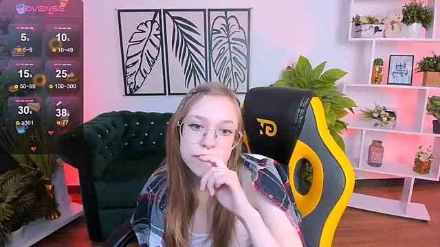 LayriantaVee online show from 02/23/25, 10:06