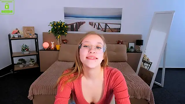 LayriantaVee online show from 03/01/25, 01:18