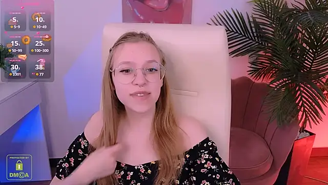 LayriantaVee online show from 03/14/25, 07:15