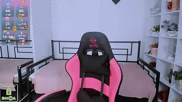 LayriantaVee online show from 03/21/25, 10:28