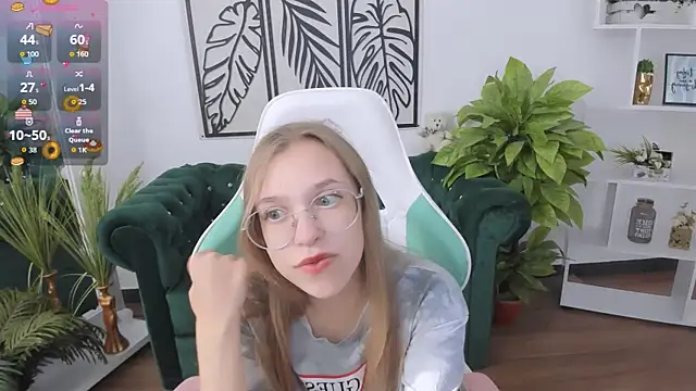 LayriantaVee online show from 09/16/25, 06:14