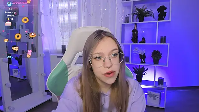 LayriantaVee online show from 03/25/26, 06:52