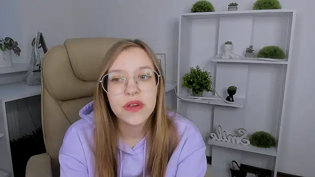 LayriantaVee online show from 03/30/26, 06:03