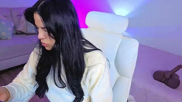 Eliie Ruizz online show from 04/22/26, 04:04