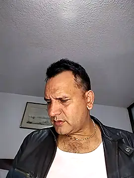 RogueTraveler online show from 11/05/25, 03:17