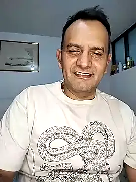 RogueTraveler online show from 11/07/25, 03:50