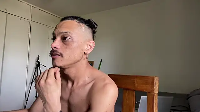 villanocat online show from 12/10/24, 04:38