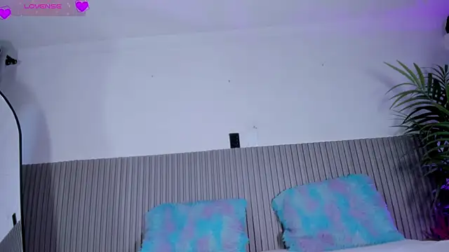 valentina lux online show from 04/07/26, 08:09