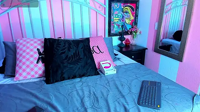 Snapshot of Liah_Grey8 chatting on 12/18/24, 09:18 Liah Grey8 online show from 12/18/24, 09:18