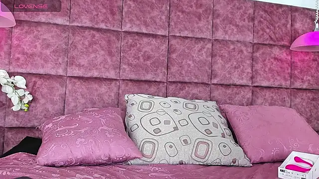 Snapshot of Liah_Grey8 chatting on 02/09/25, 08:45 Liah Grey8 online show from 02/09/25, 08:45