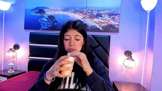 KimberlyVillaLobos online show from 04/21/26, 11:16