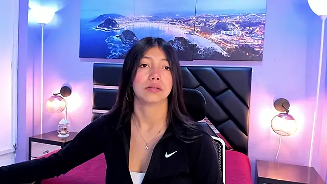 KimberlyVillaLobos online show from 04/22/26, 11:01