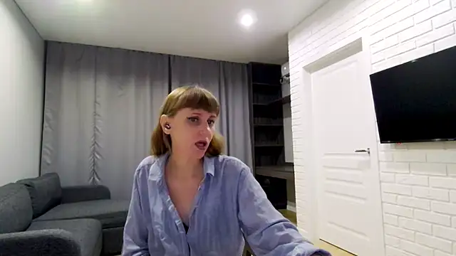 Daniella Lorente online show from 10/24/25, 10:50