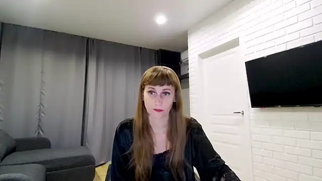 Daniella Lorente online show from 10/28/25, 11:18