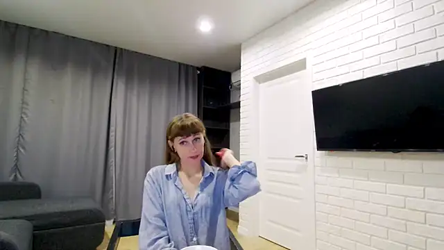 Daniella Lorente online show from 11/06/25, 09:05