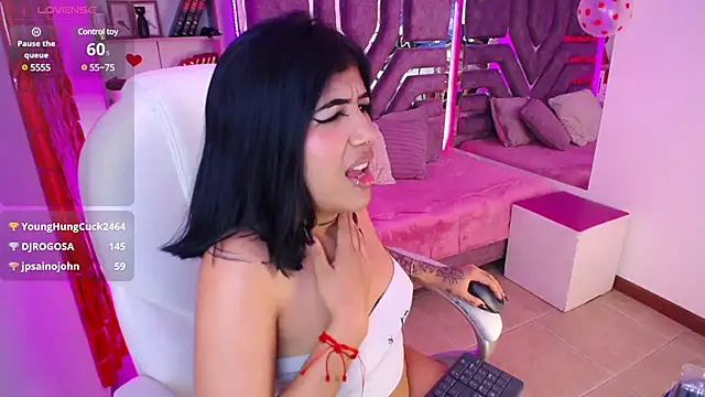 AliceWalker 11 online show from 02/12/25, 02:03