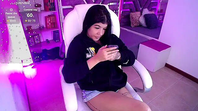 AliceWalker 11 online show from 09/09/25, 08:08