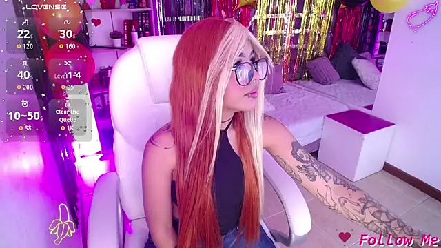 AliceWalker 11 online show from 09/20/25, 08:21