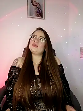 Snapshot of soofy__ chatting on 10/10/25, 02:43 soofy online show from 10/10/25, 02:43