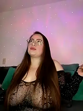 Snapshot of soofy__ chatting on 10/15/25, 02:55 soofy online show from 10/15/25, 02:55