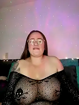 Snapshot of soofy__ chatting on 11/03/25, 04:47 soofy online show from 11/03/25, 04:47