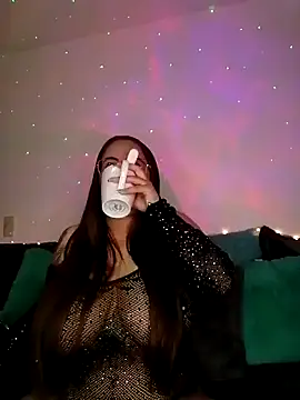 Snapshot of soofy__ chatting on 11/12/25, 03:18 soofy online show from 11/12/25, 03:18