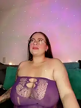 Snapshot of soofy__ chatting on 12/03/25, 03:47 soofy online show from 12/03/25, 03:47