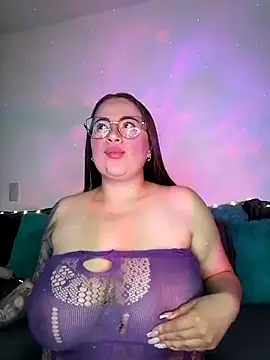Snapshot of soofy__ chatting on 05/20/26, 04:29 soofy online show from 05/20/26, 04:29
