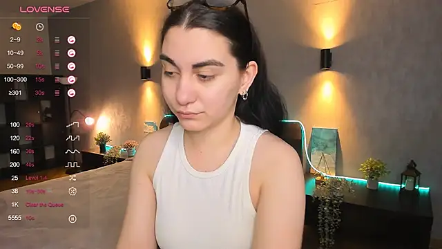 hannacheekss  online show from 01/20/25, 02:01