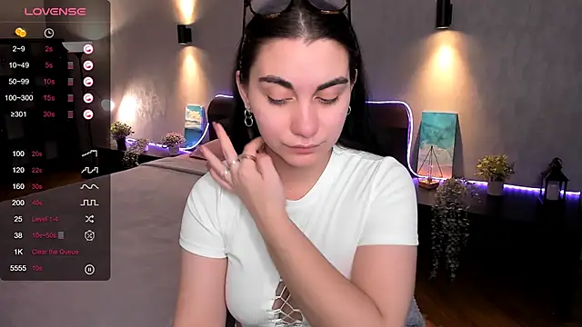 hannacheekss  online show from 02/05/25, 05:09