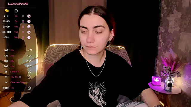 hannacheekss  online show from 10/01/25, 02:06