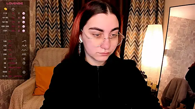 hannacheekss  online show from 11/07/25, 02:11